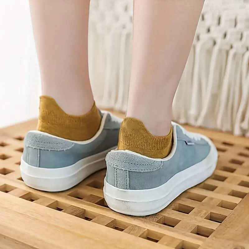 10-Pairs: Women's Cute Embroidered Soft & Lightweight Low Cut Ankle Socks