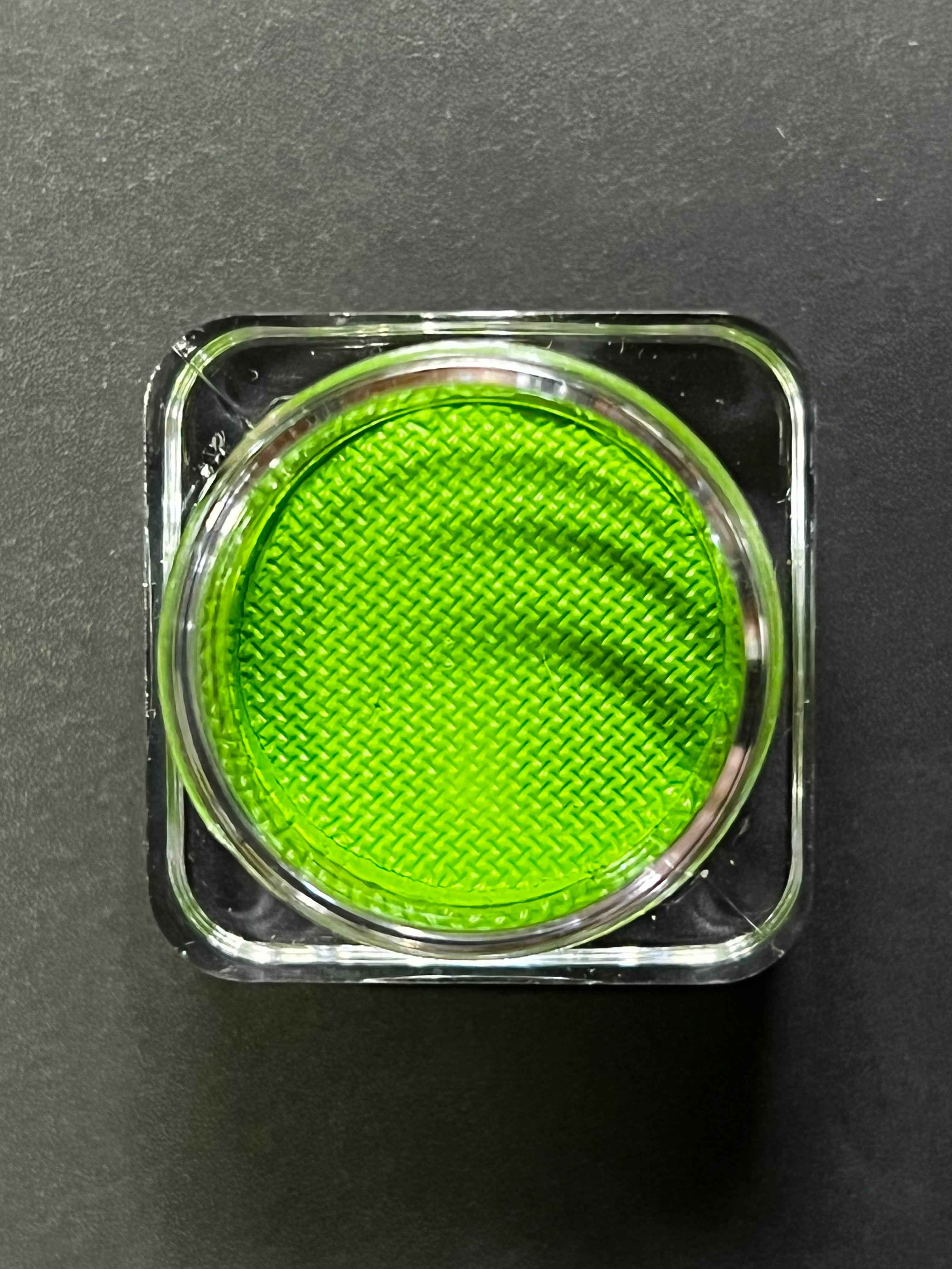 22 - Kelly (Green) Water Activated Graphic Liner