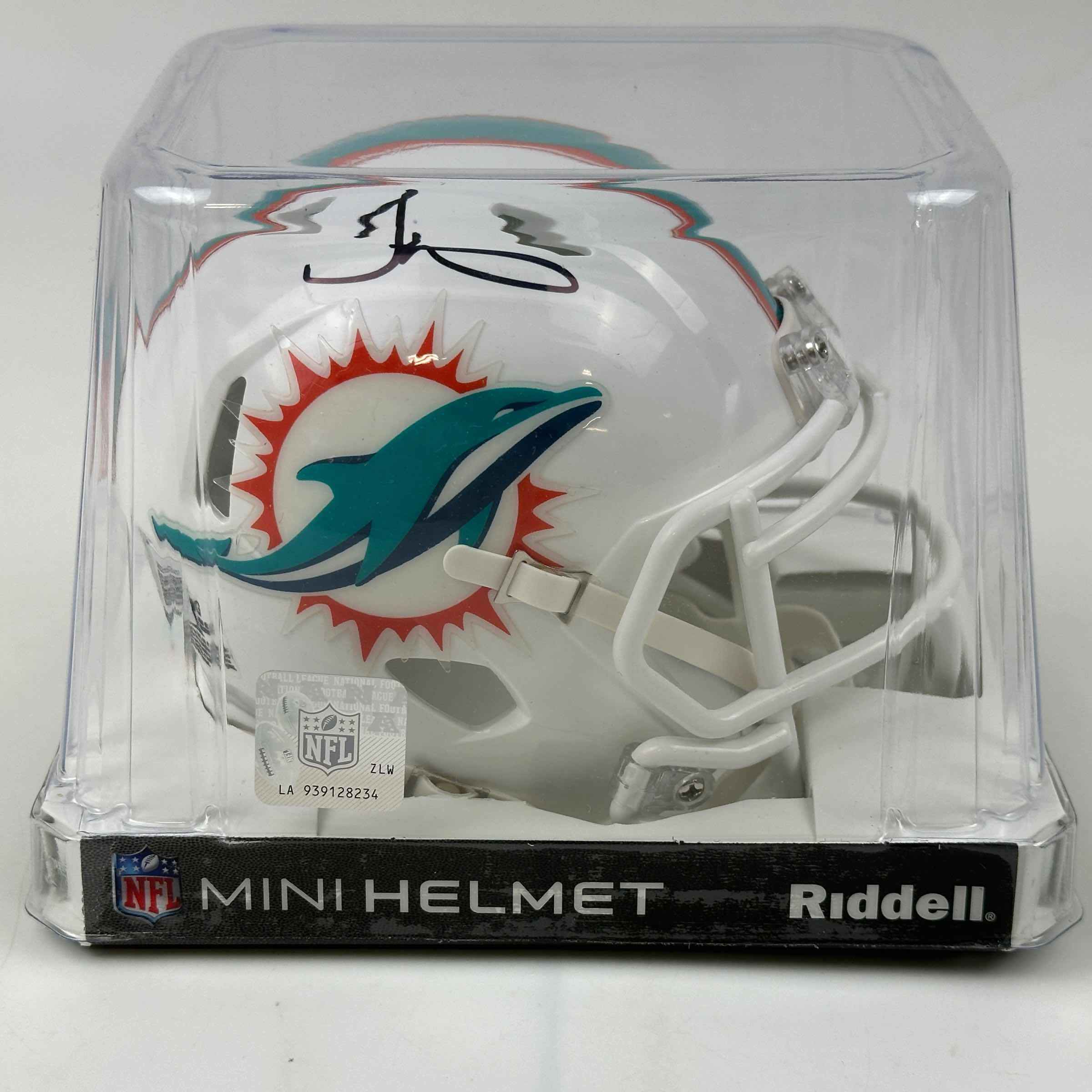 Autographed/Signed Tyreek Hill Miami Dolphins Mini Football Helmet Beckett BAS COA