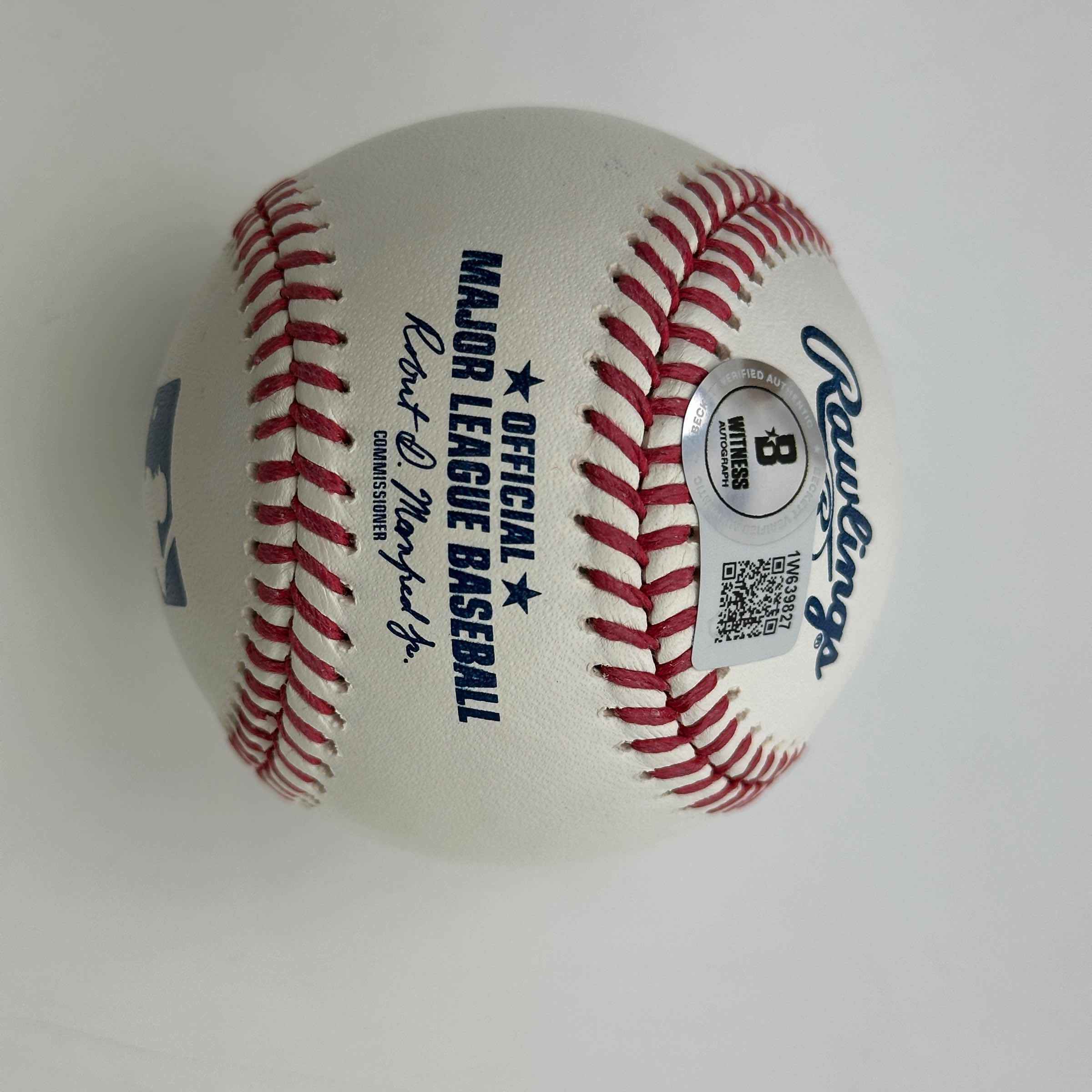 Autographed/Signed Derek Lee Rawlings Official Major League Baseball ROML Beckett BAS COA
