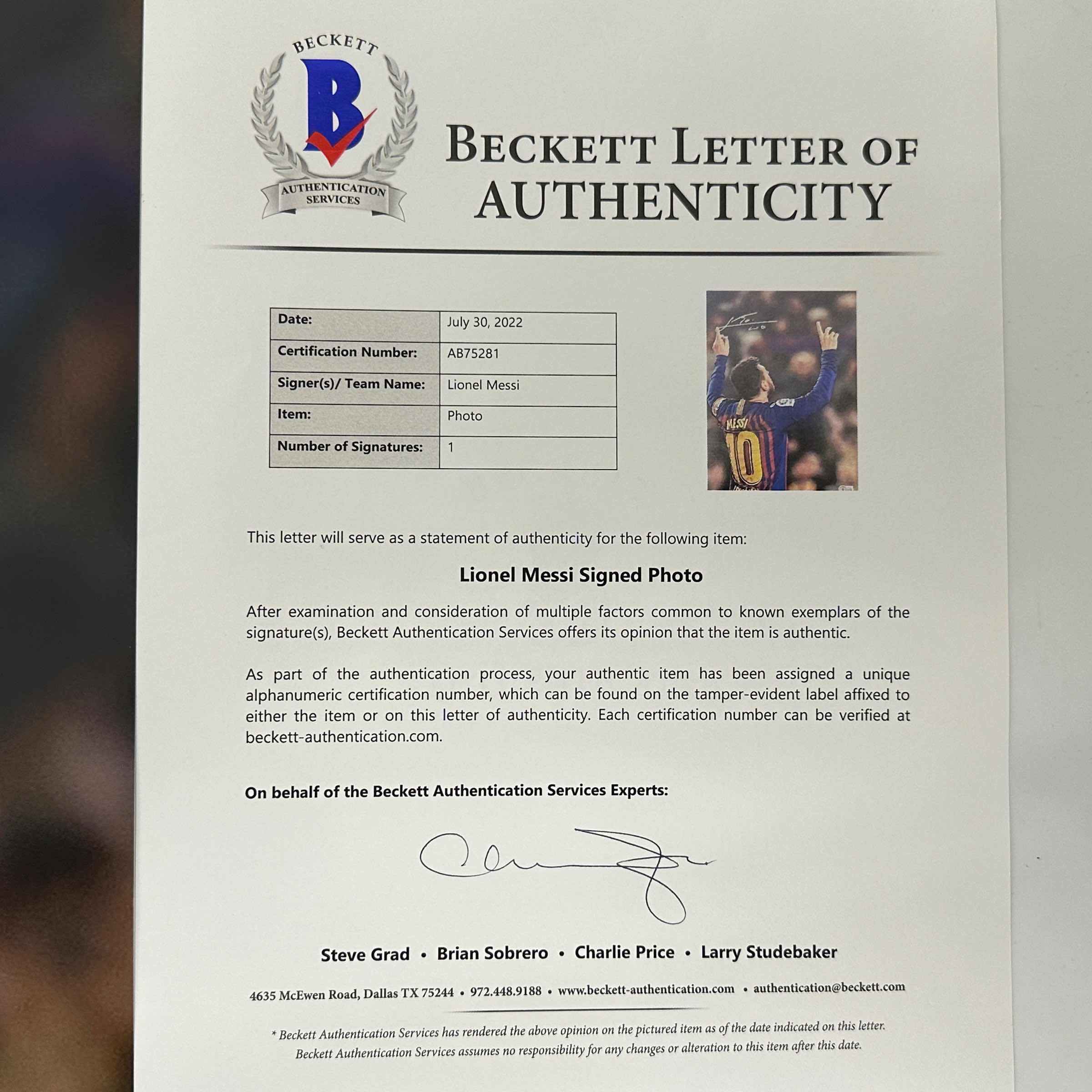 Autographed/Signed Lionel Leo Messi FC Barcelona 12x16 Soccer Photo Beckett BAS COA #2