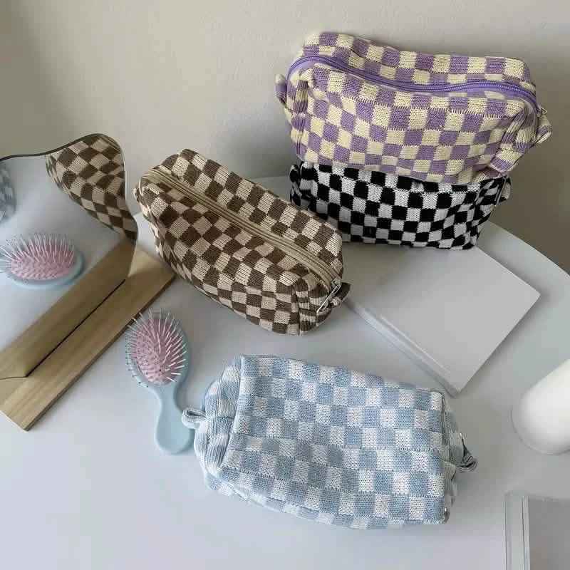 Checkered Pattern Zipper Makeup Bag