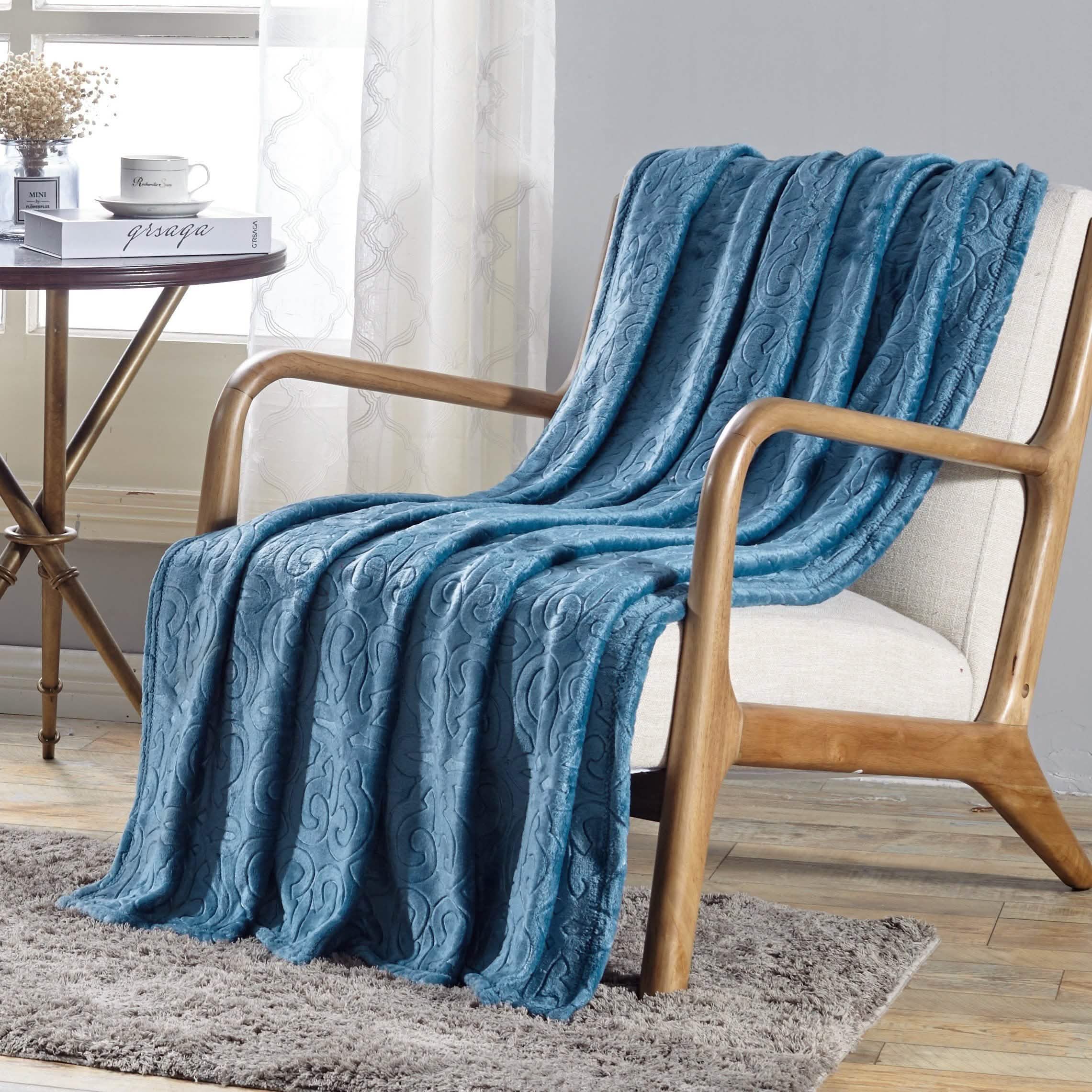 Dama Flannel Fleece Blanket