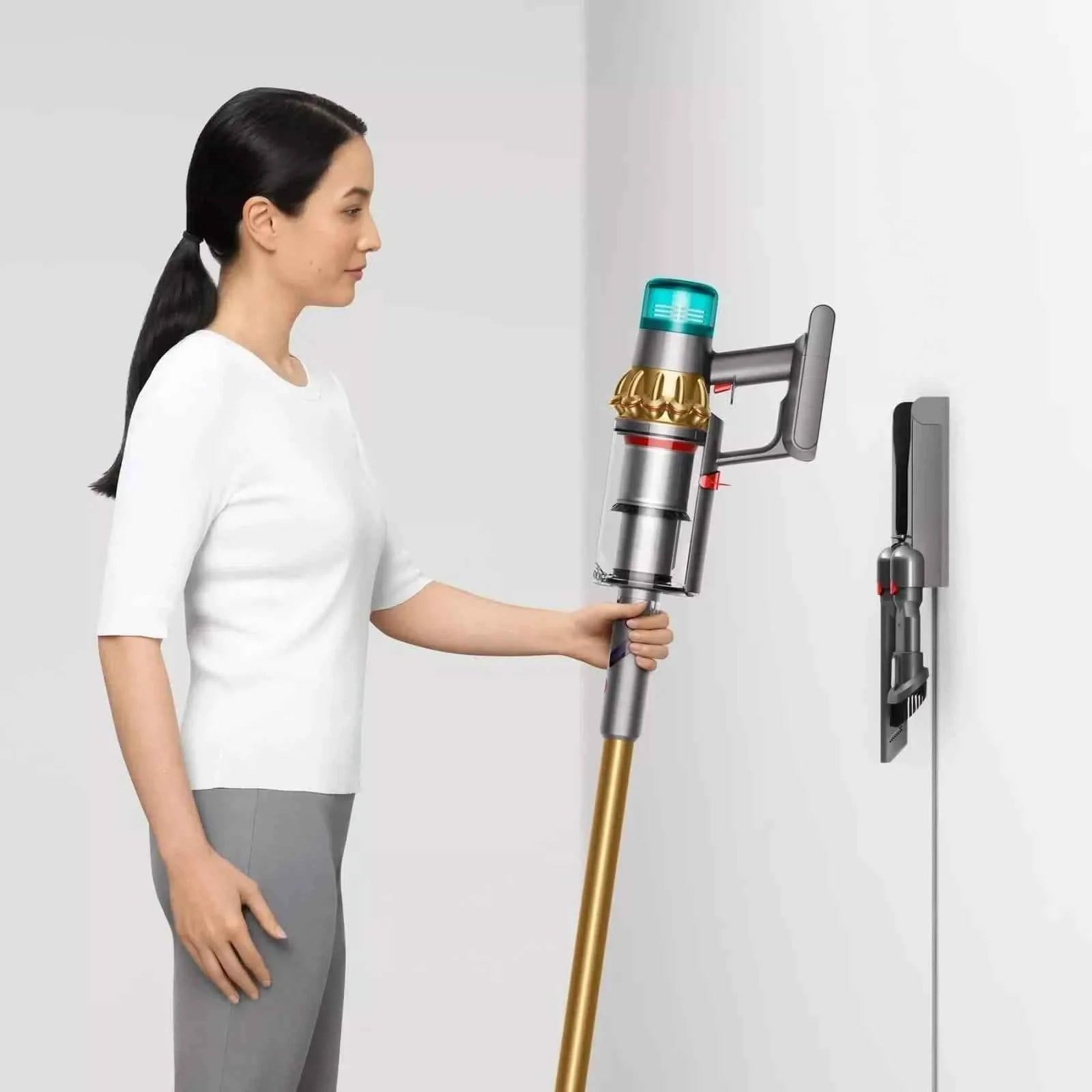 Dyson V15 Detect Absolute Stick Vacuum Cleaner HEPA Filtration - Gold (447294-01)